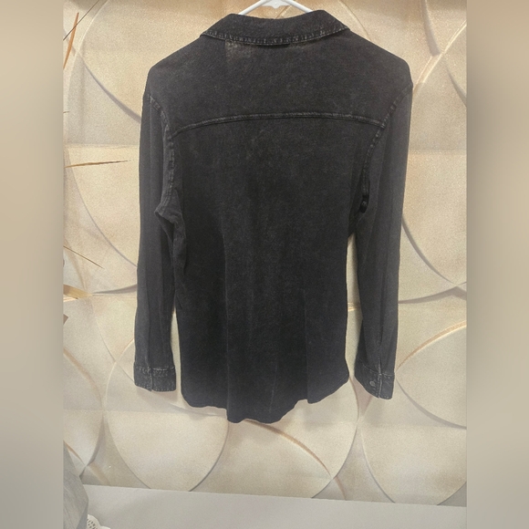 Rock & Republic Women's Button Up Shirt Size XS Black Distressed - Picture 2 of 5